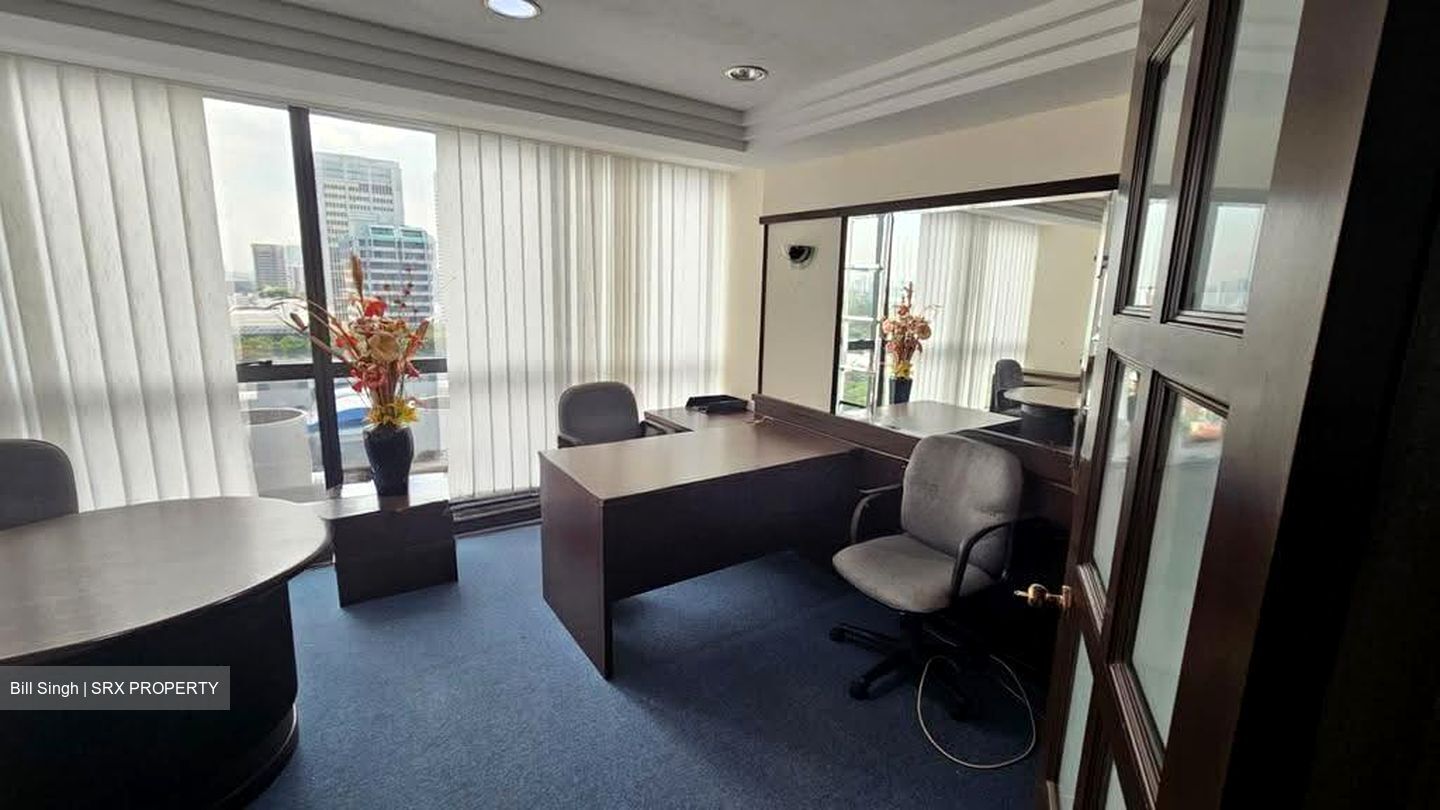 High Street Centre (D6), Office #612424541
